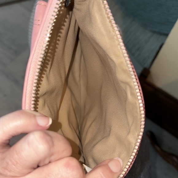 Coach   Crossbody bag  concealed carry  leather pink/white trim  cream color str - Picture 12 of 13